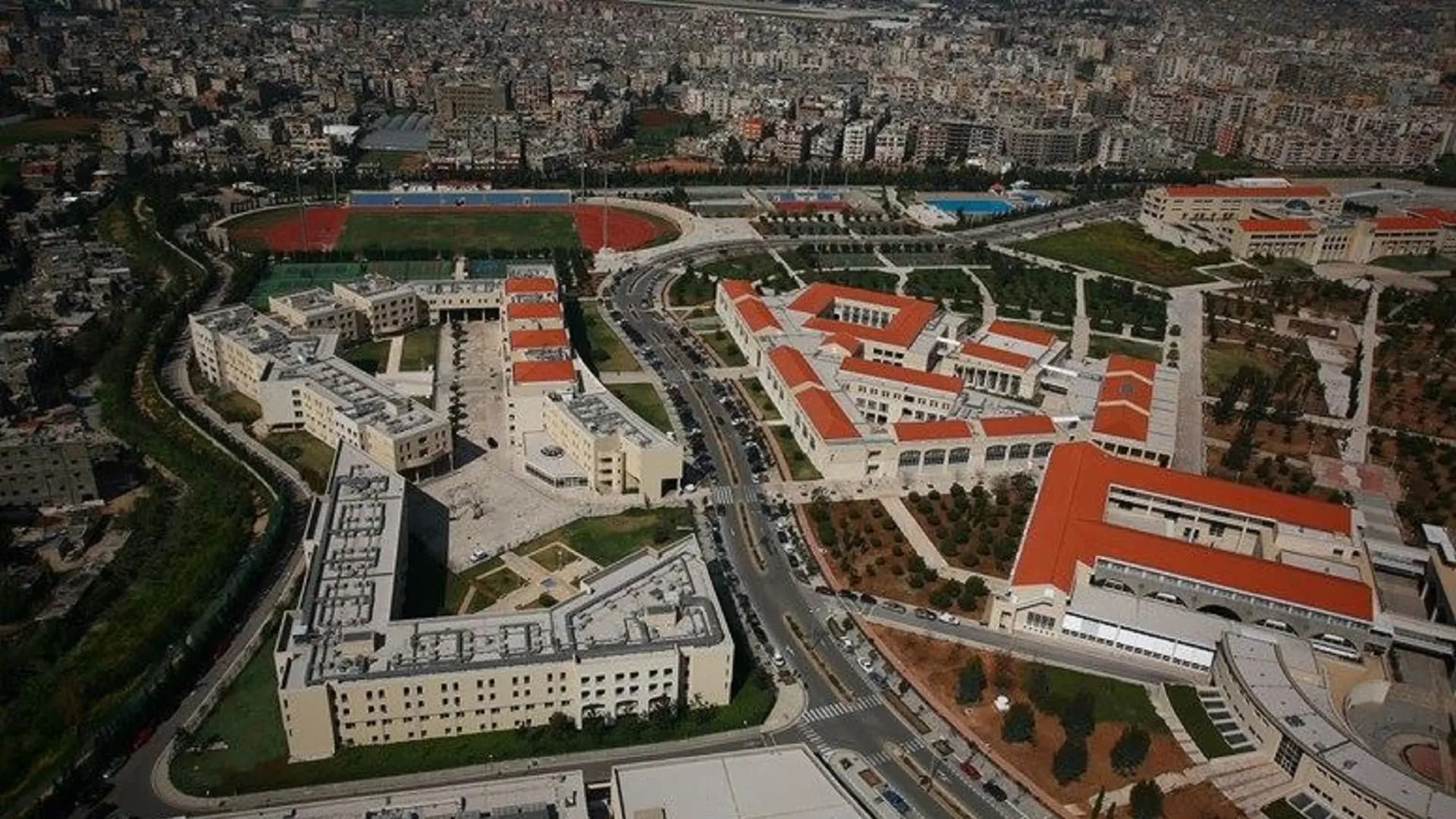 الجامعة اللبنانية مستمرة في الإقفال