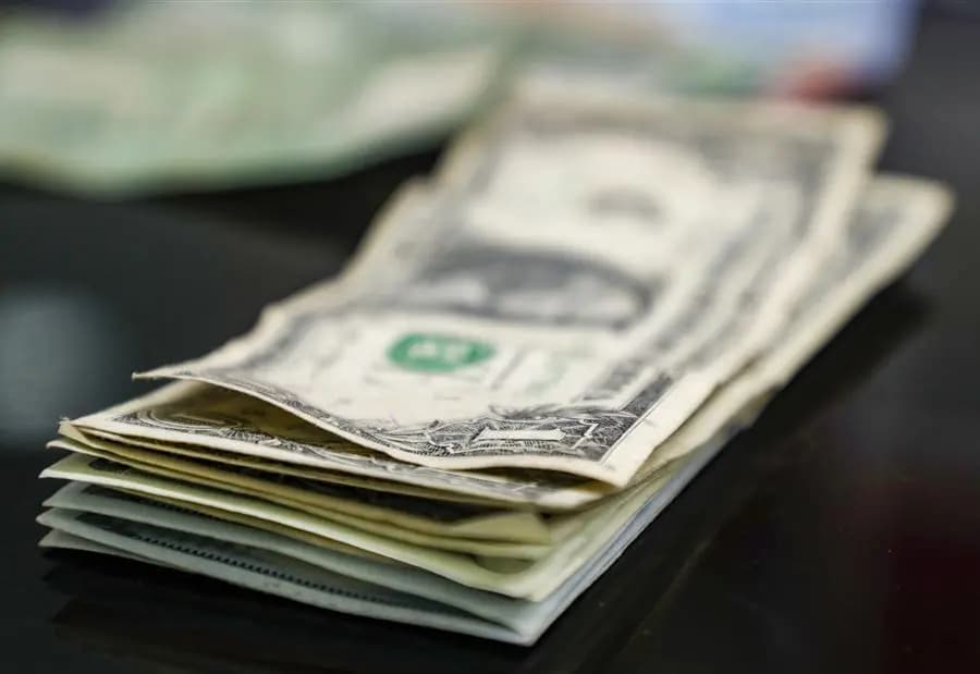 دولار السوق الموازية.. على أي تسعيرة افتتح صباح اليوم