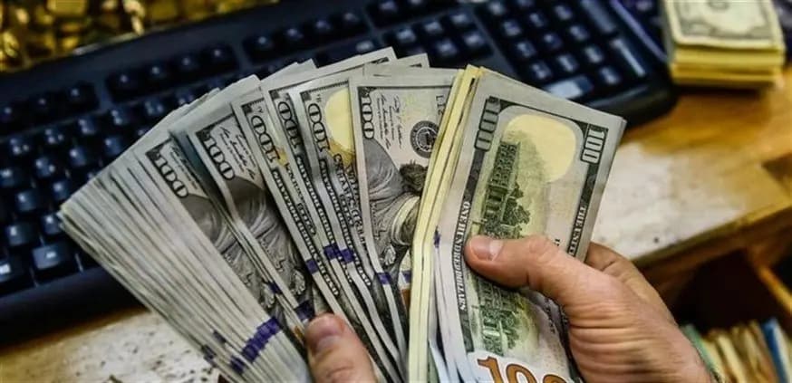 ارتفاع بالدولار في السوق الموازية عصر اليوم... كم بلغ؟
