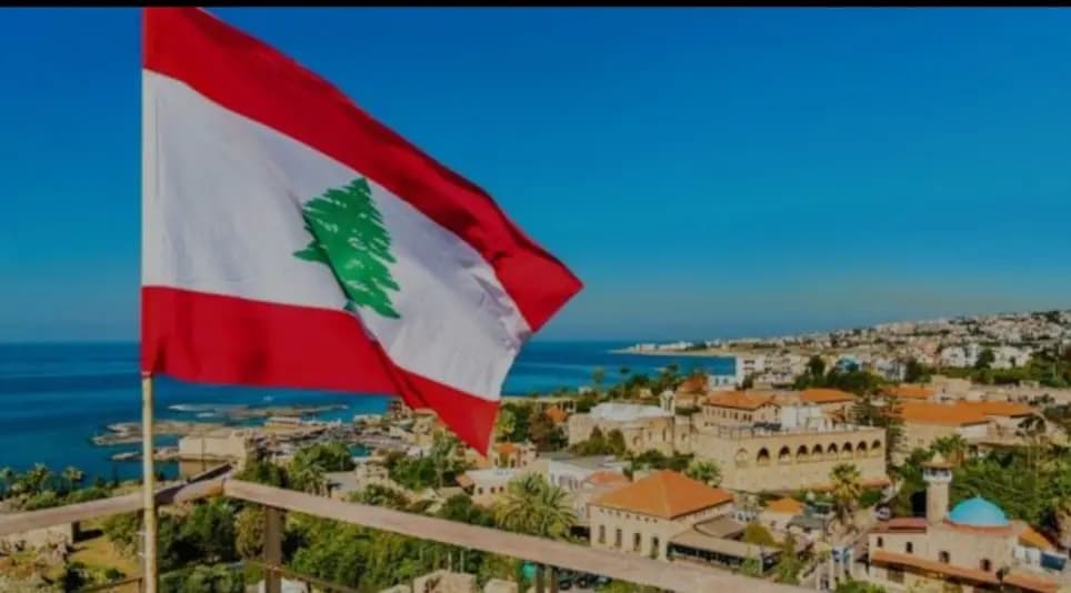 حياةُ اللبنانيُّ بين "السودا والسوق السودا"... احتكارُ الطوابعِ المالية وعرقلةٌ للمعاملاتِ الإداريَّة!