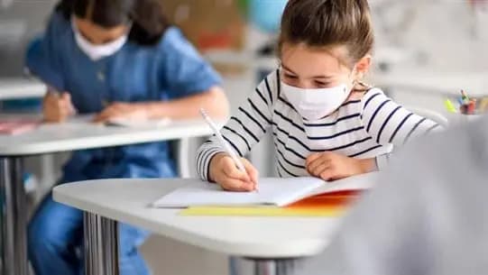 كتبٌ مدرسيّةٌ جديدةٌ.. هذا ما يعلنُه وزيرُ التّربيةِ