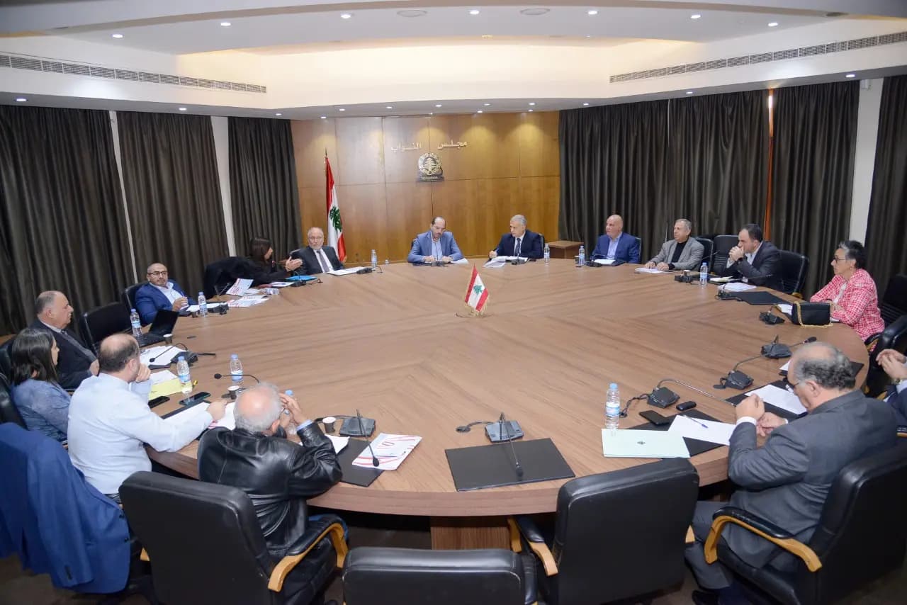 حسن مراد عقب جلسة لجنة التربية: العقد الكامل لحقوق الأساتذة في أول جلسة تشريعية للتصويت عليه