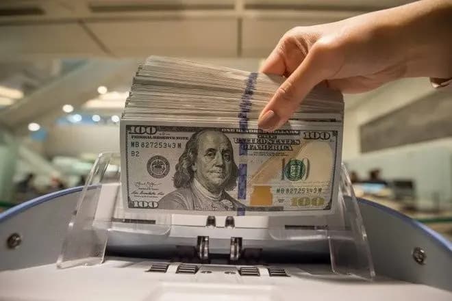 الليرة اللبنانية تنهار... والدولار يلامس الـ 47 ألفًا
