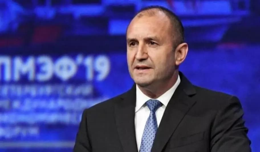 الرئيس البلغاري: تزويدُ كييف بالأسلحة يمكن أن يؤدّي إلى صراعٍ عالميٍّ