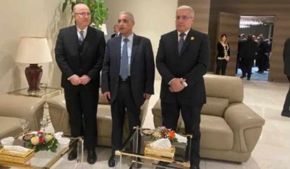 دعوة للتنمية الجامعة من الجزائر..