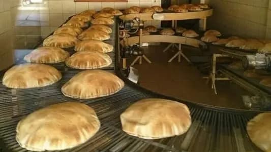 مشهدُ الطوابيرِ إلى الواجهةِ... والسّبب نقص الطّحين