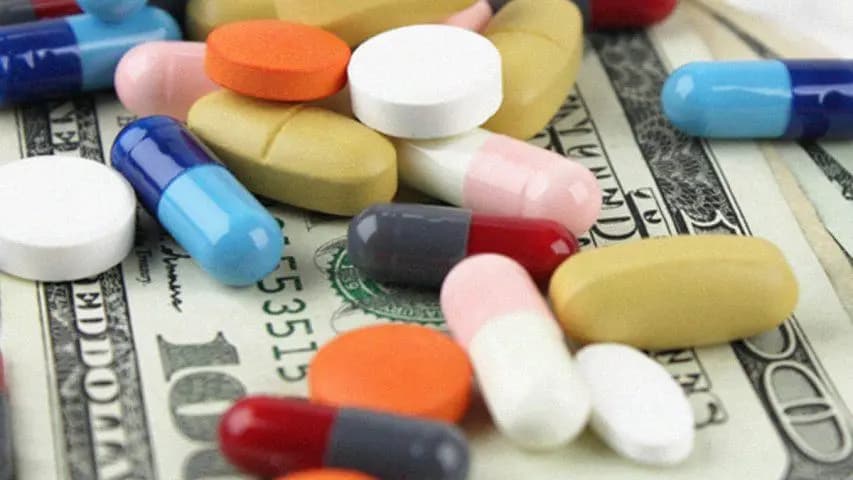 فضيحةُ الأدوية: تزويرٌ وتهريبٌ بالجملة والمفرَّق والبيع أونلاين...!