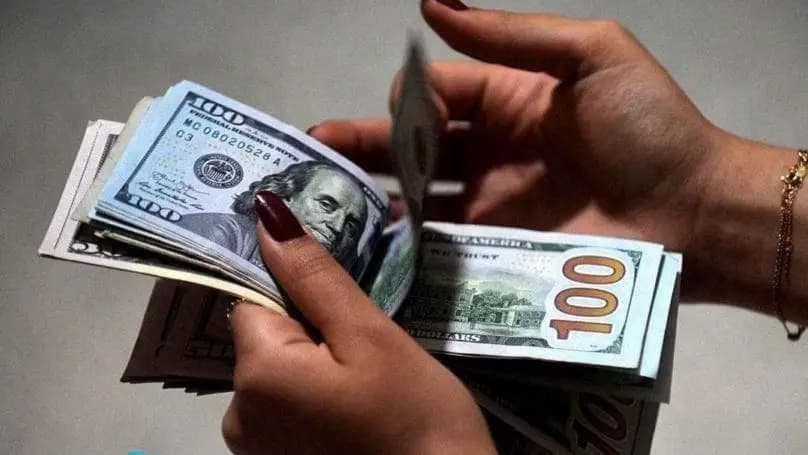 كم بلغَ سعرُ الدّولار مساءَ اليوم ؟