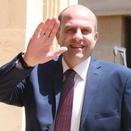 عون: يا ريت كنّا فاسدين!