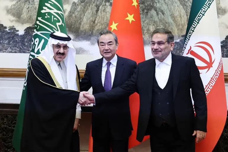 التقاربُ السعوديُّ-الإيرانيُّ يعيدُ خلطَ الأوراق... واندفاعةٌ صينيةٌ في صَوغ العلاقات الدولية !