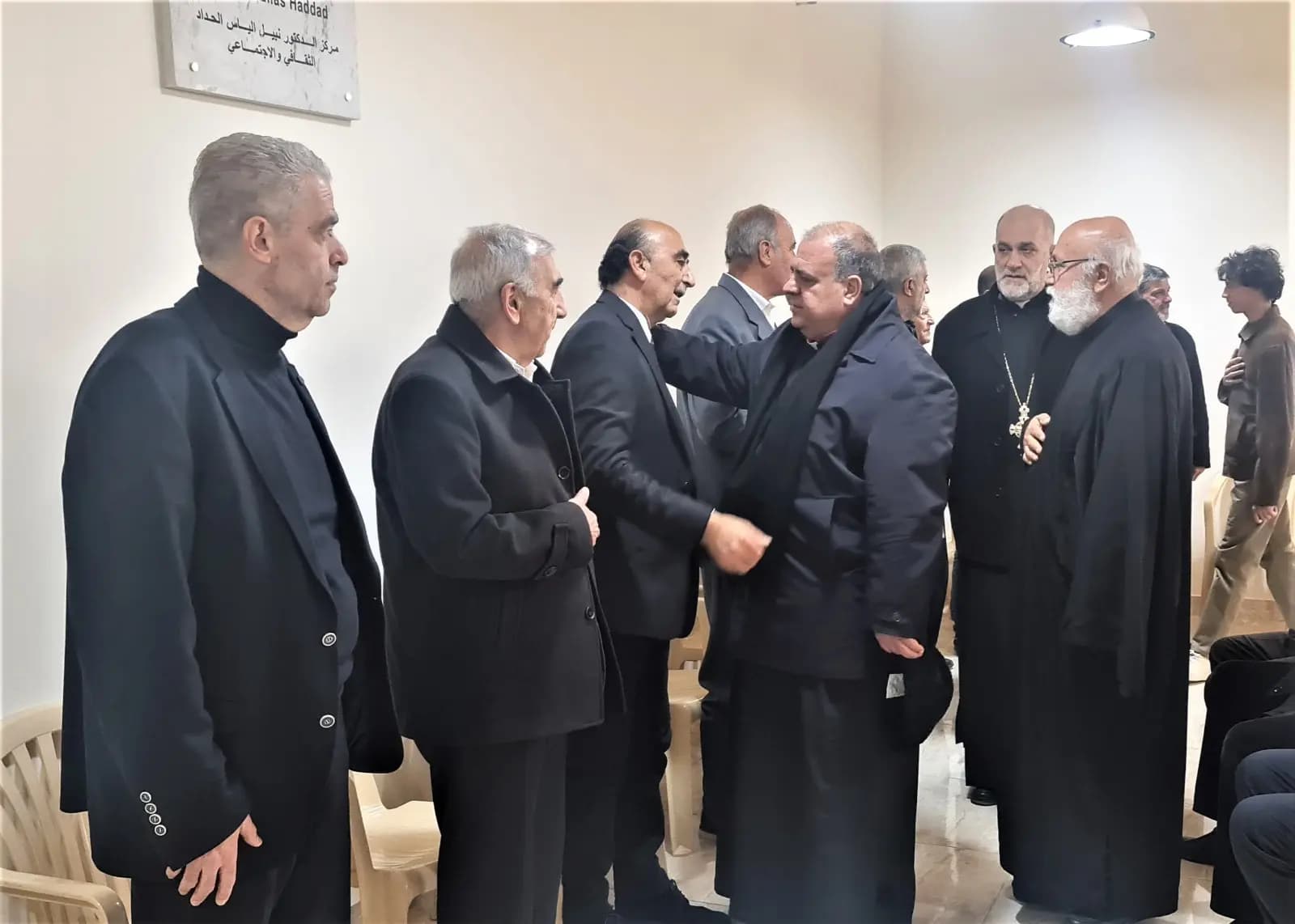 المطران إبراهيم قدّمَ التعازي بوفاةِ المرحوم محمود الهندي