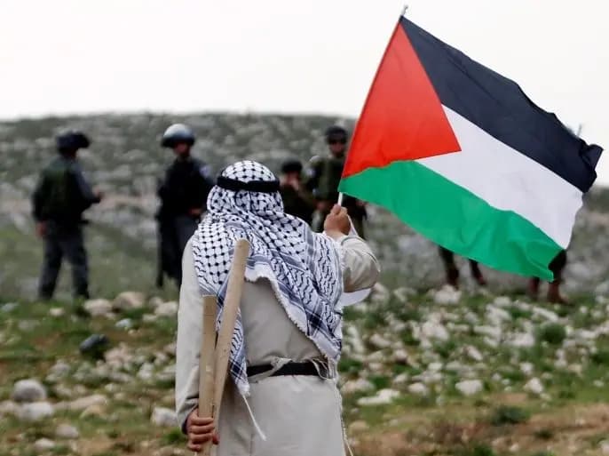 علّموا أولادكم أن أرض فلسطين عربية