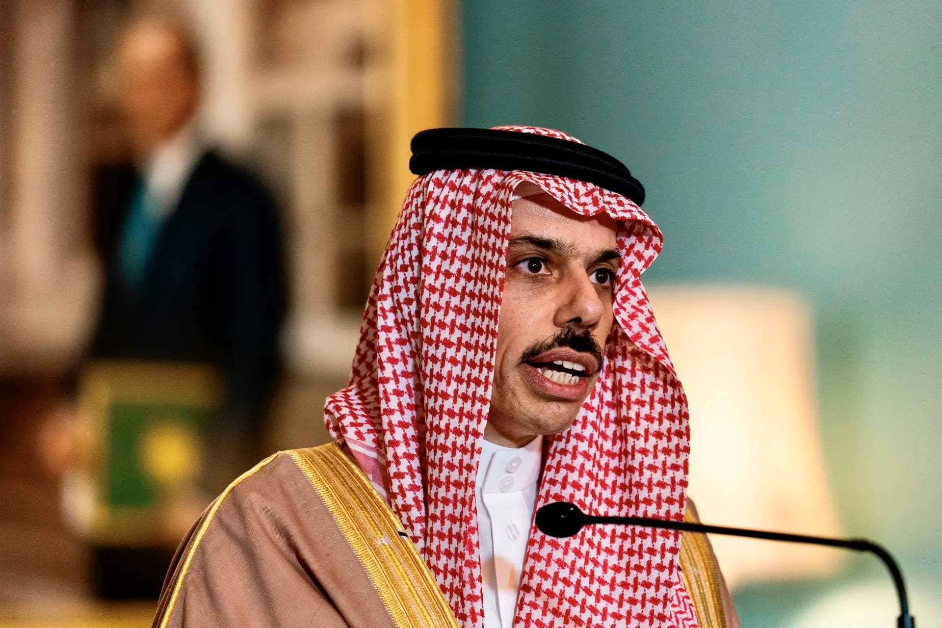 السعودية: نعمل على إعادة اللاجئين السوريين إلى بلادهم