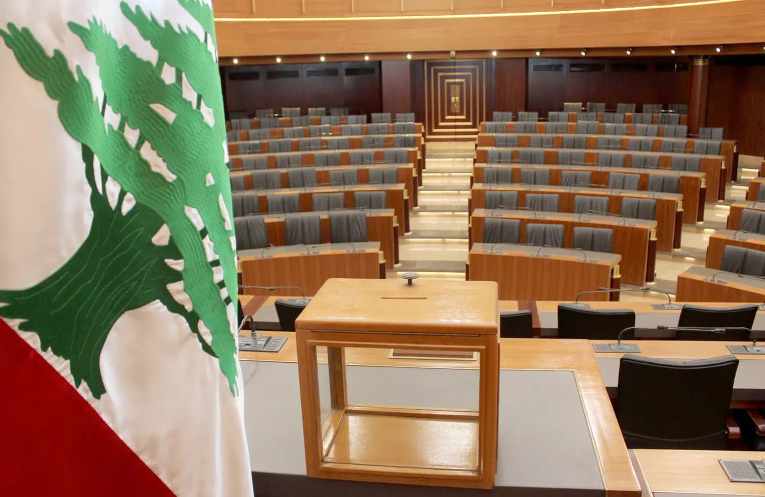 العينُ في الصّندوق الانتخابي.. القلبُ على فرنسا والسعوديّة!