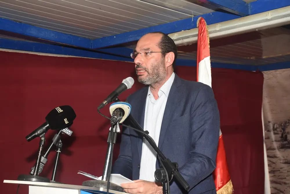 مُراد يرعى حفل تخريج طلّاب في الجنوب: جسر العودة هم هؤلاء