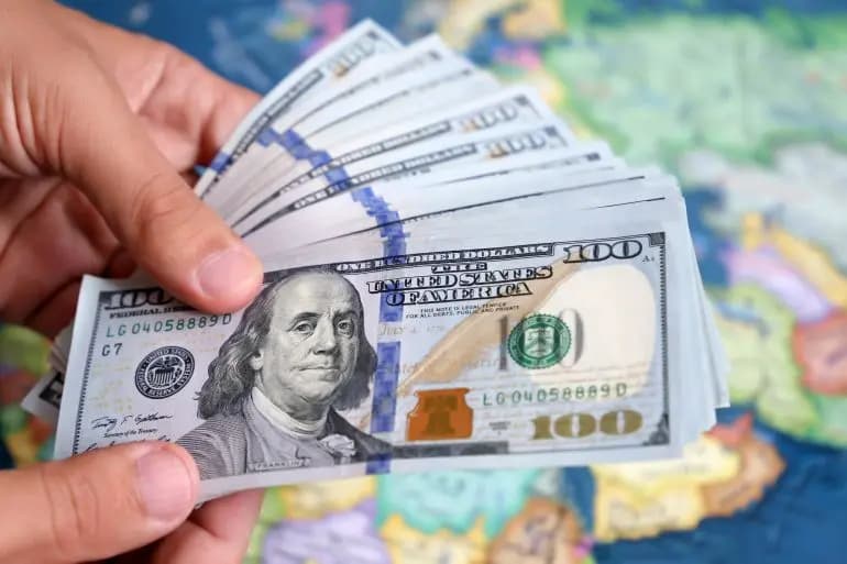 كيف افتتح سعر الدولار اليوم؟