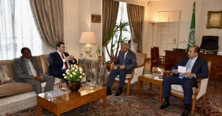 الحاج حسن يبحث مع أمين عام جامعة الدول العربية سبل تعزيز استدامة الأمن الغذائي العربي