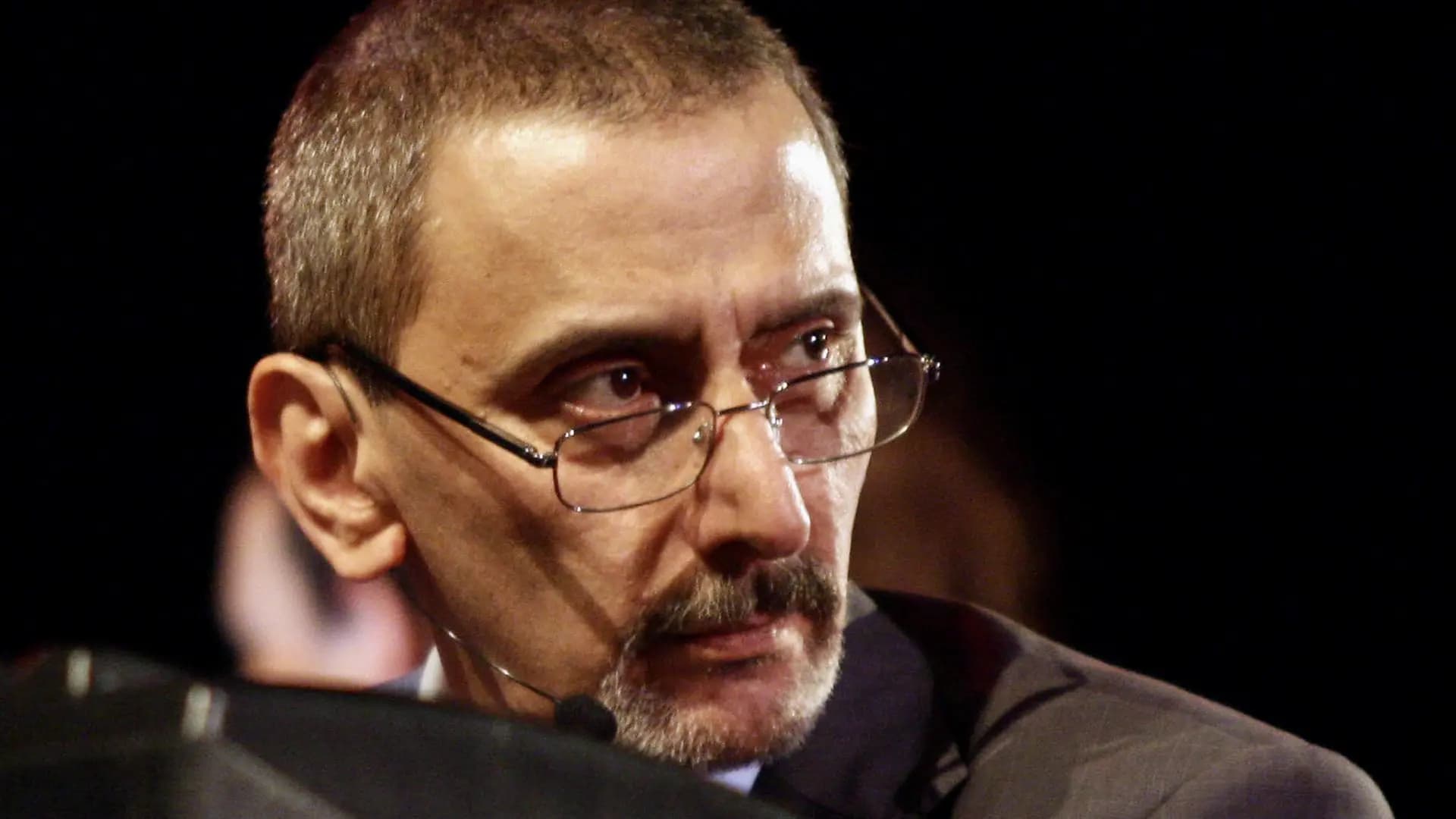 بعد غياب طويل.. زياد الرحباني يطل على جمهوره