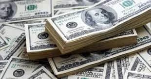 كيف أقفل سعر صرف الدولار في السوق السوداء مساء اليوم؟
