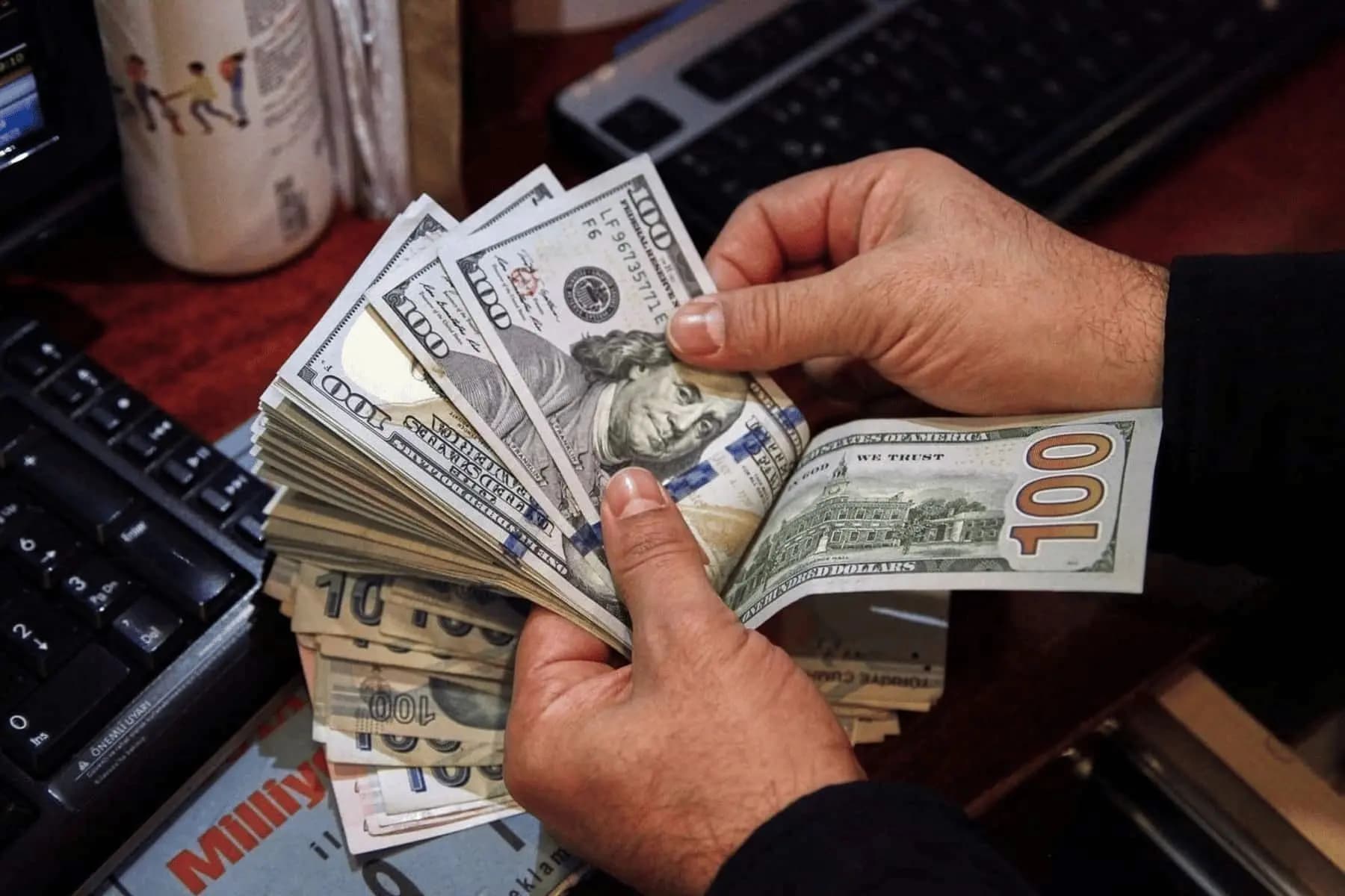 الدولار يرتفع.. إليكم تسعيرة السوق الموازية عصرًا