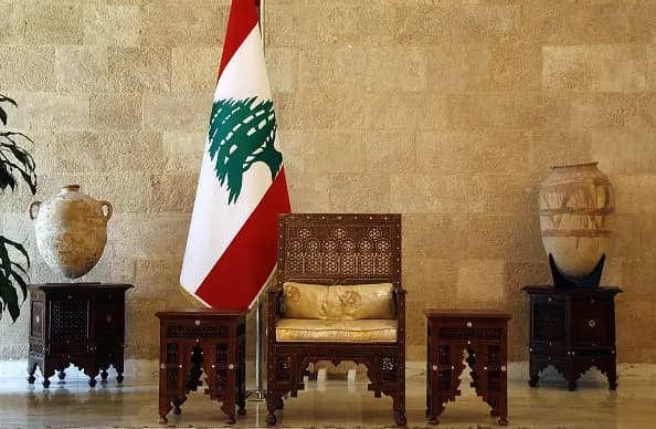 الانتخاباتُ الرئاسيةُ اللبنانيةُ بين إقدامٍ فرنسيٍّ وإحجامٍ أمريكيّ