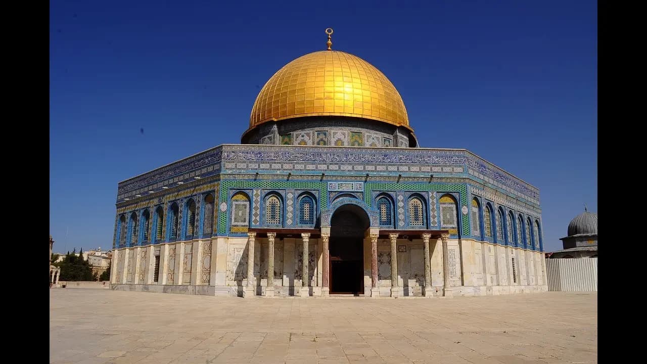 نحو مئة جريح فلسطيني في باحات المسجد الاقصى المبارك