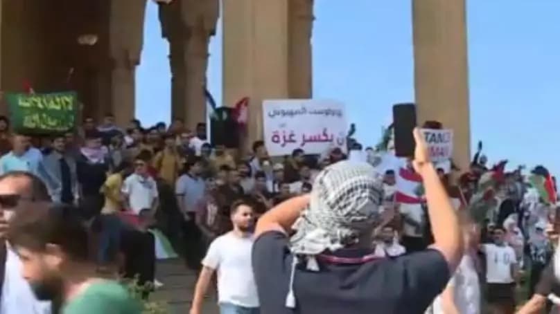تحرّك في باحة مسجد محمد الأمين في وسط ‎بيروت تضامناً مع ‎غزة