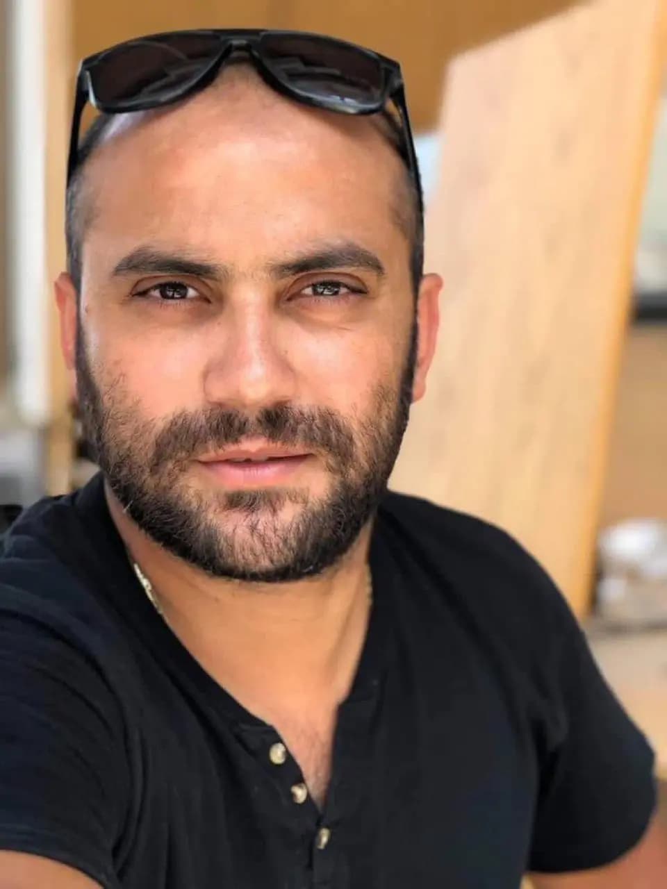 أسرة LIU تعزِّي بالشهيد العبدالله: طالبٌ نموذجيّ وصحافيٌّ محترف