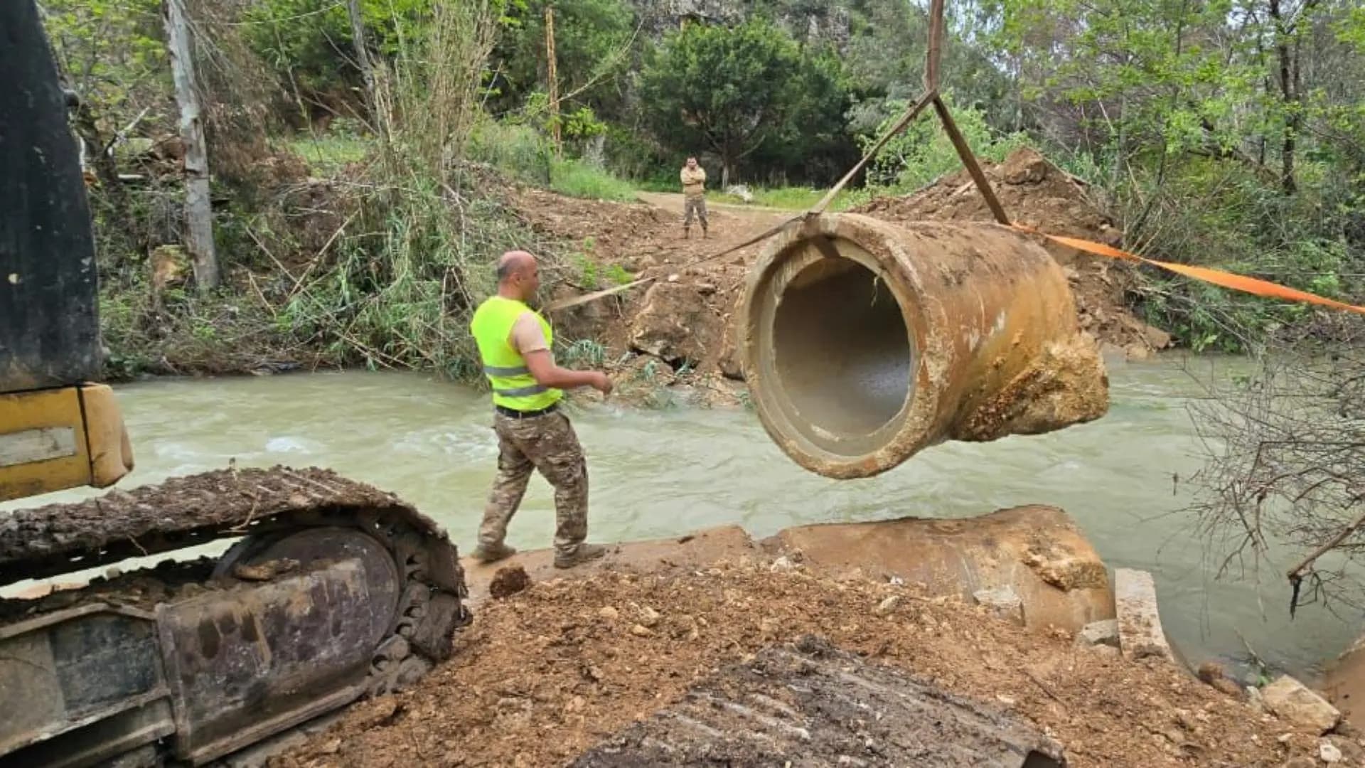 الجيش ينجز جسرًا بديلًا في صور