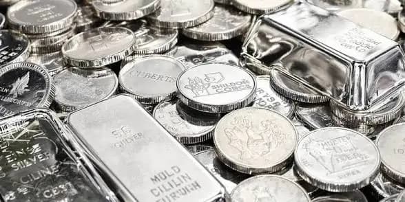 أسعار الفضة تتراجع بشكل لافت