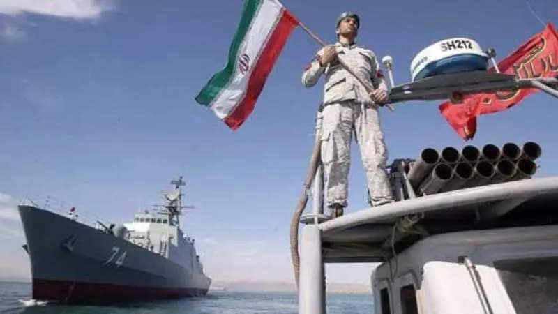 إيران تلوّح بإجراءات بحرية قاسية إذا استمر الحصار
