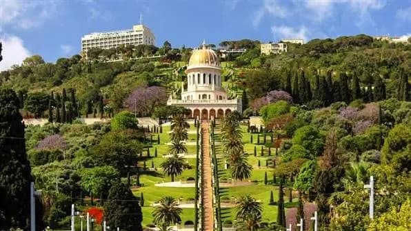 صـ.ـواريخ على حيفا