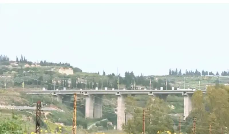 الجيش يعيد فتح جسر القاسمية