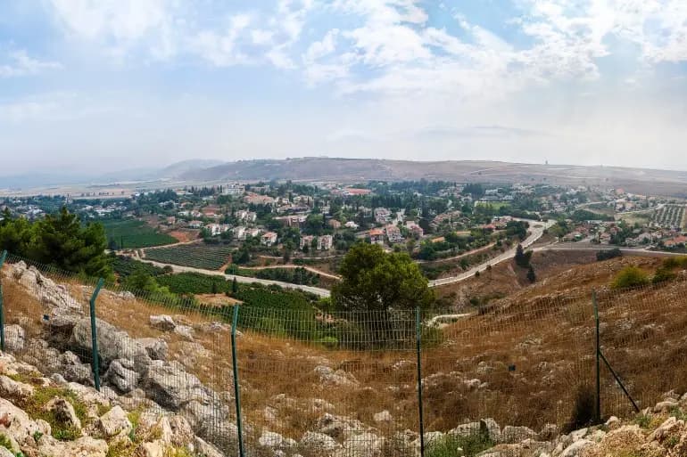 بينها مستوطنات وقواعد.. الحـ.ـزب يعلن عن موجة عمليات "خيبر ١"