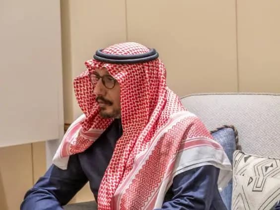 "في توقيتٍ حساس".. "بن فرحان" في بيروت!