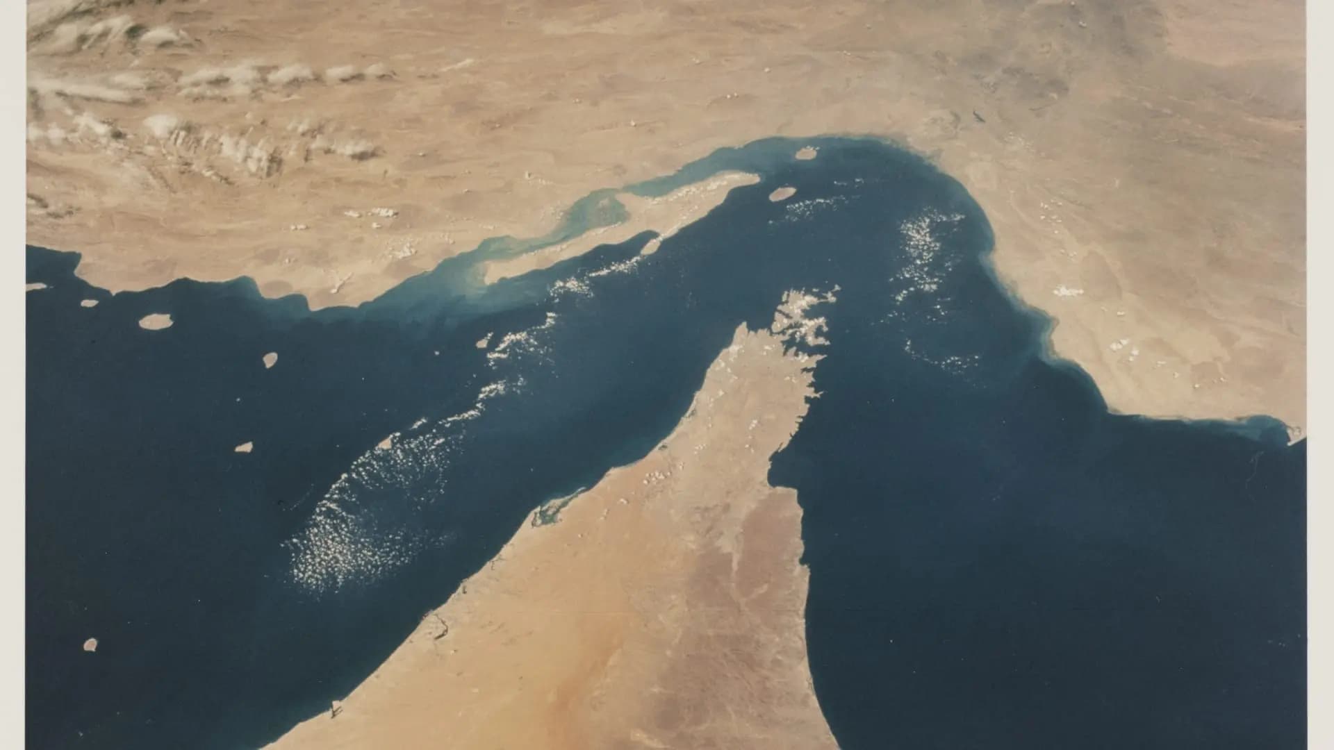 بقيادة بريطانيا.. اجتماع غدًا لبحث جهود إعادة فتح مضيق هرمز