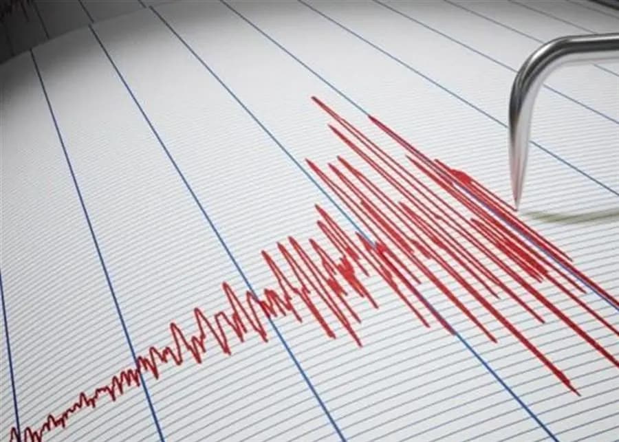 هزة مقابل الشاطئ اللبناني