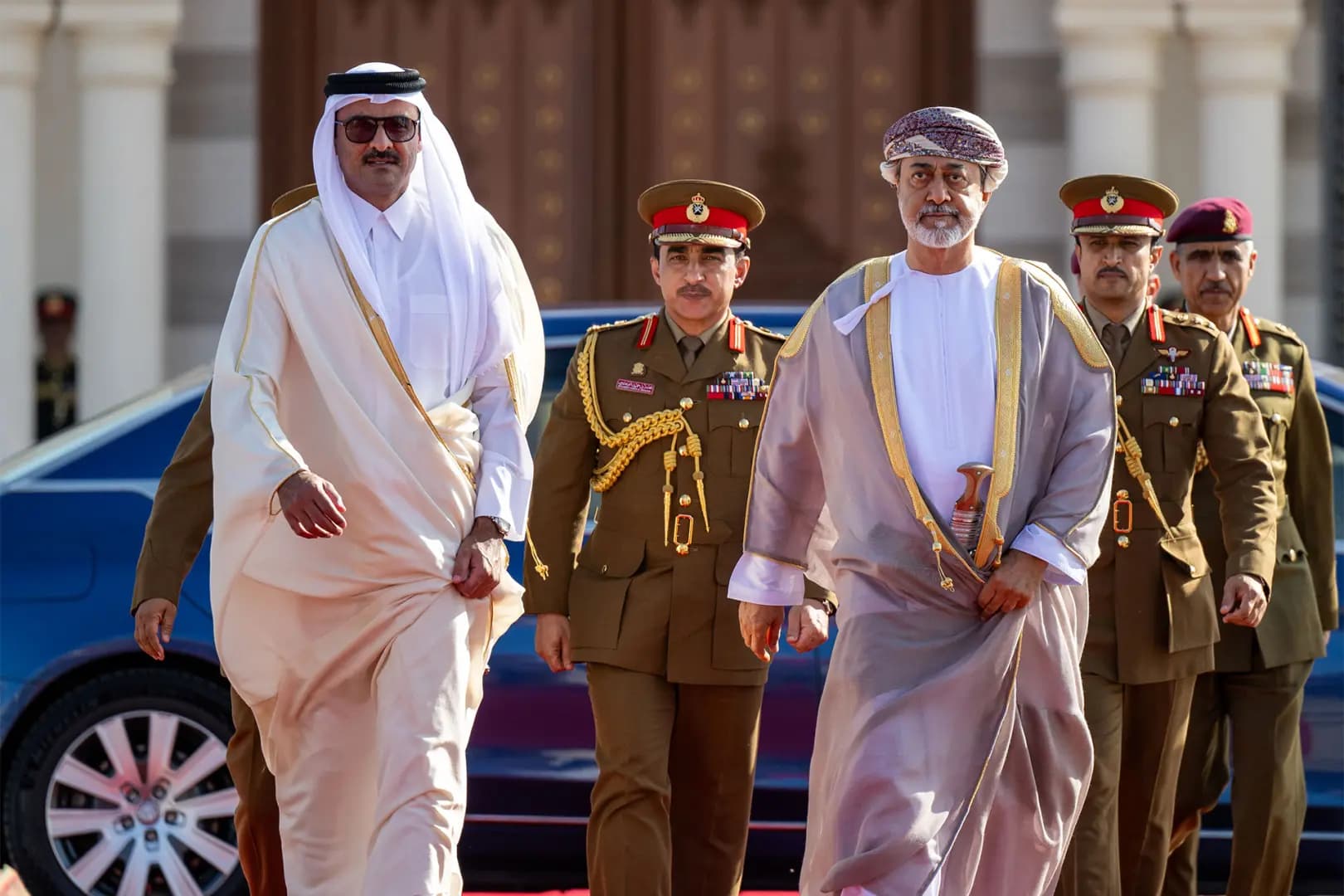 لبحث المستجدات.. اتصال بين سلطان عمان وأمير قطر