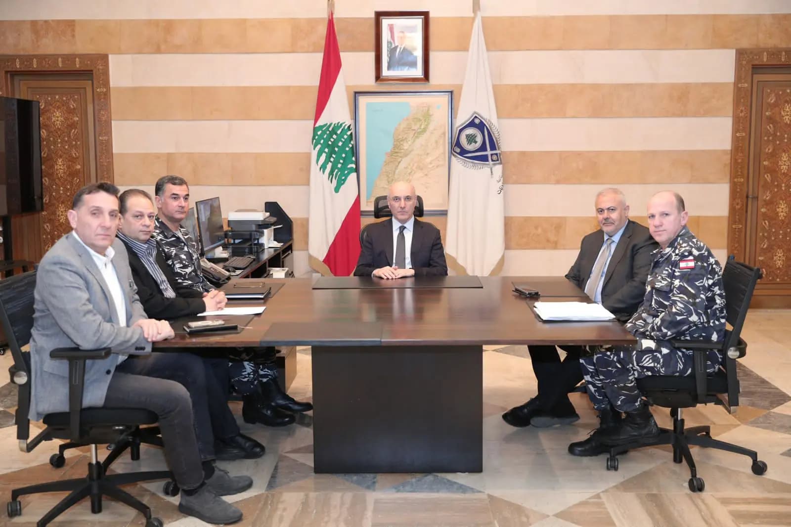 الحجار: الأمن أولوية.. وللتشدد بتنظيم التظاهرات