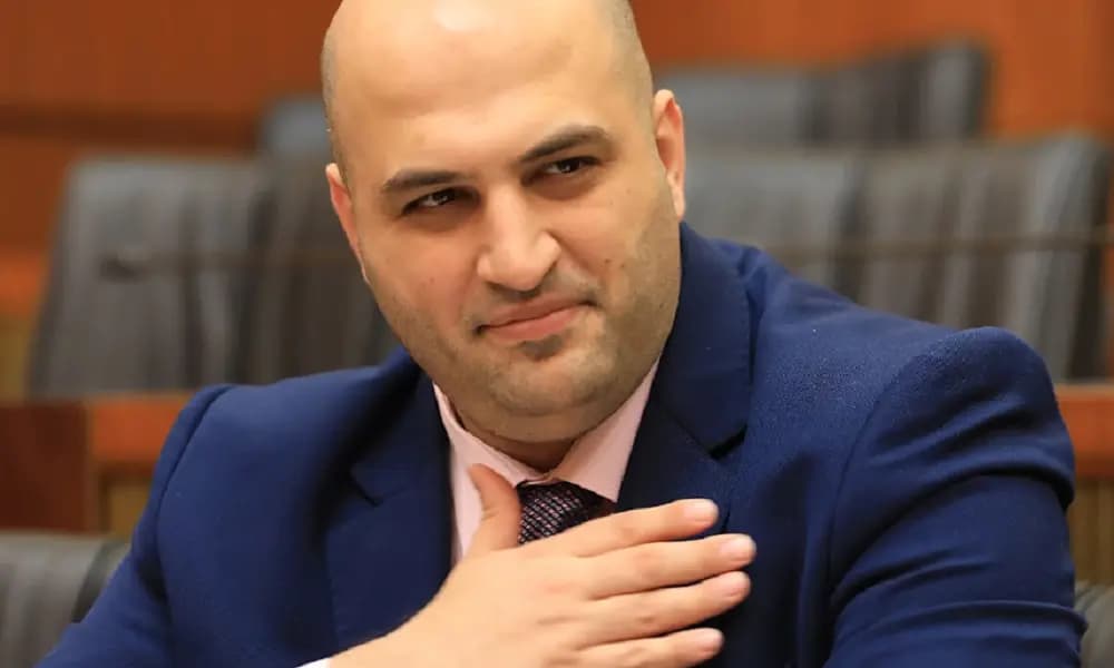 هل استقال وزير الصحة؟