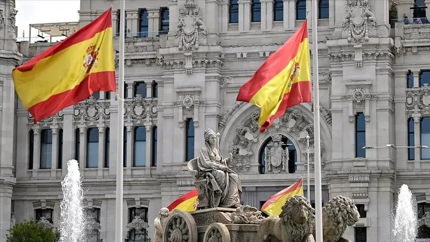 مدريد تصعّد مواقفها تجاه "إسرائيل".. وتدفع نحو جيش أوروبي