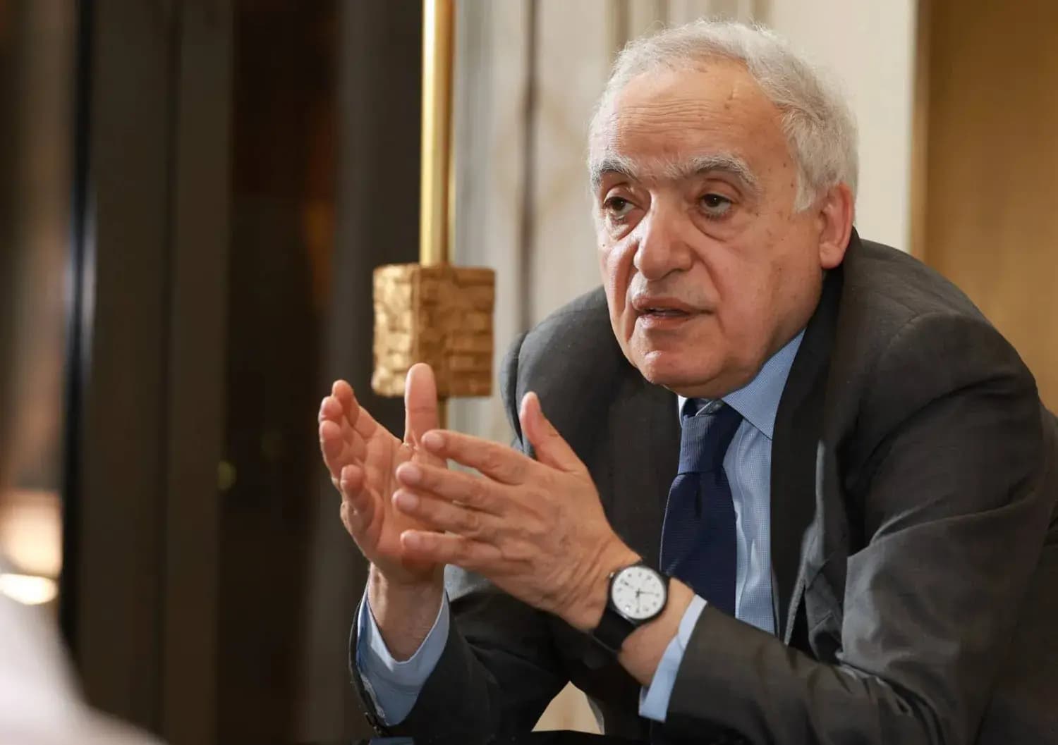 سلامة يقلّد قعبور "وسام الاستحقاق الفضي"