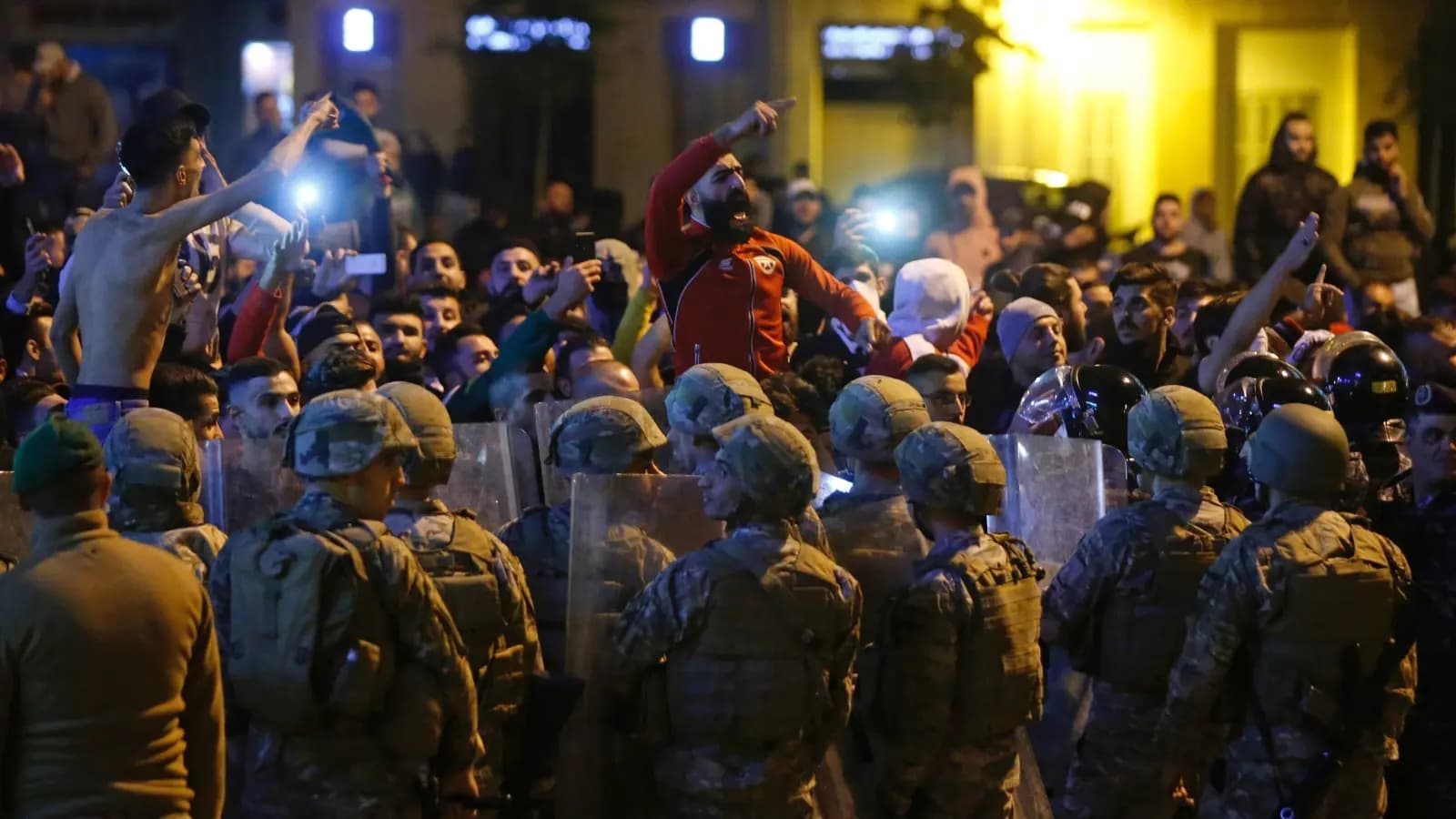 أمل وحزب الله: نحترم مشاعر المواطنين.. وندعو لعدم التظاهر