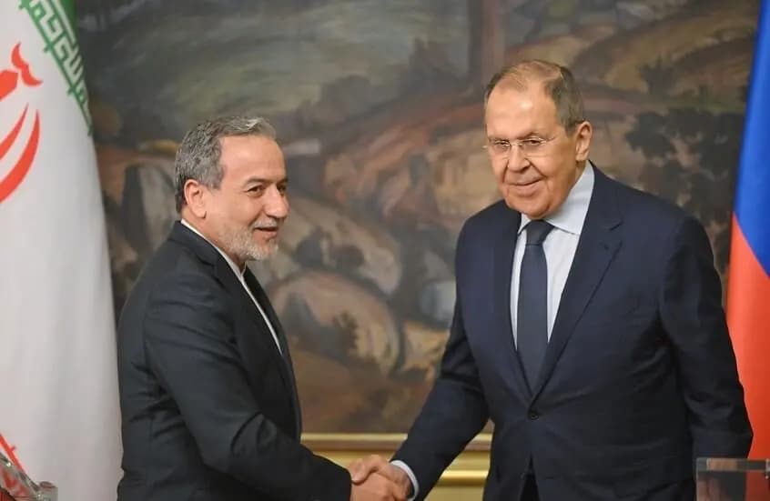 لافروف وعراقجي يبحثان تداعيات التصعيد في المنطقة