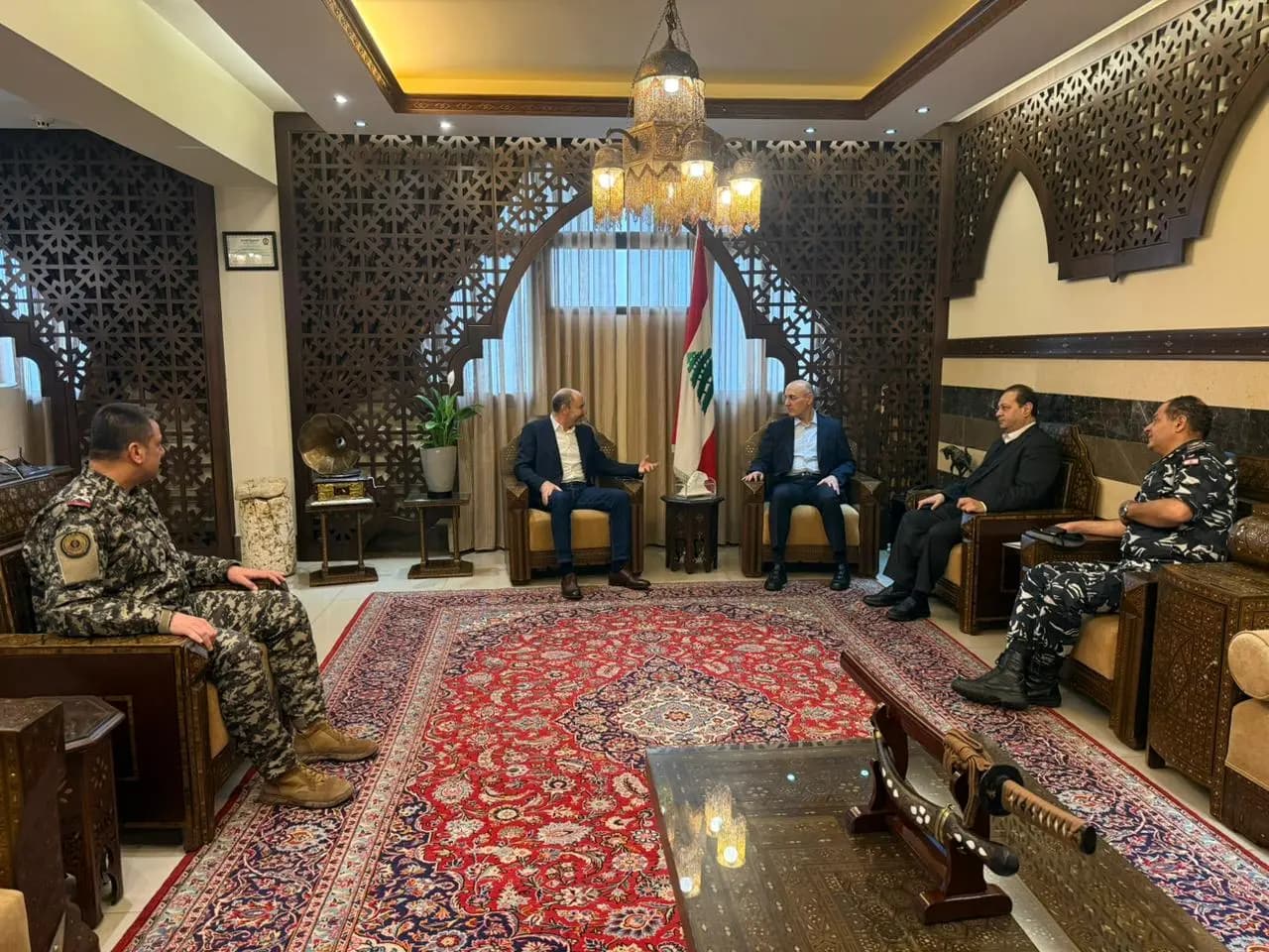 الحجار في صيدا.. اجتماع أمني لمواكبة آخر التطورات