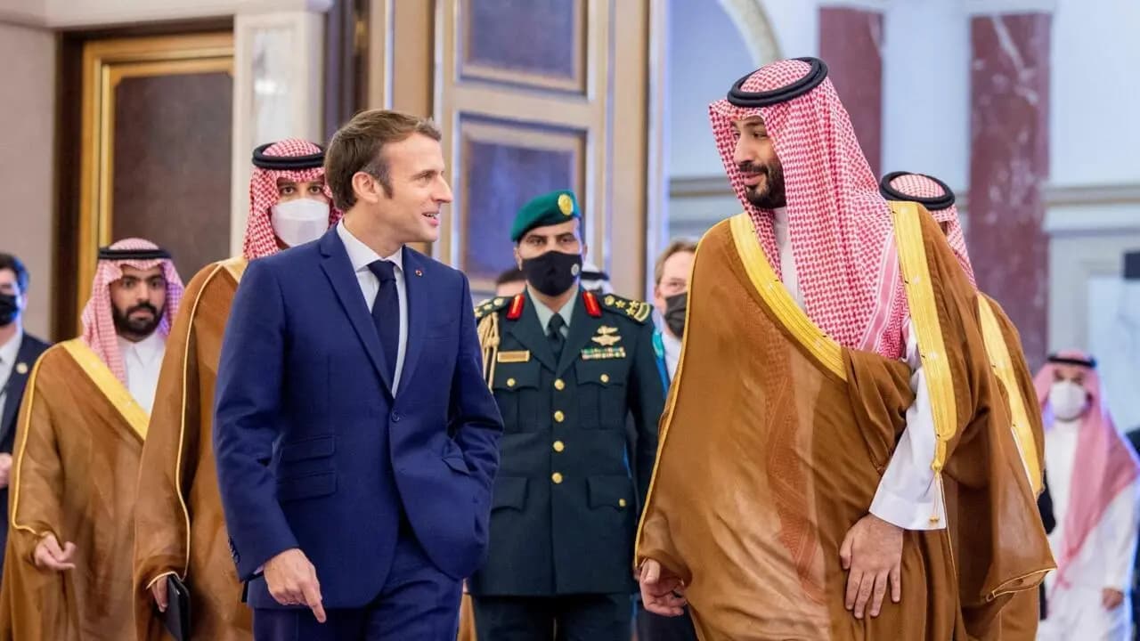 اتصال هاتفي بين ماكرون وبن سلمان.. ولبنان محور البحث