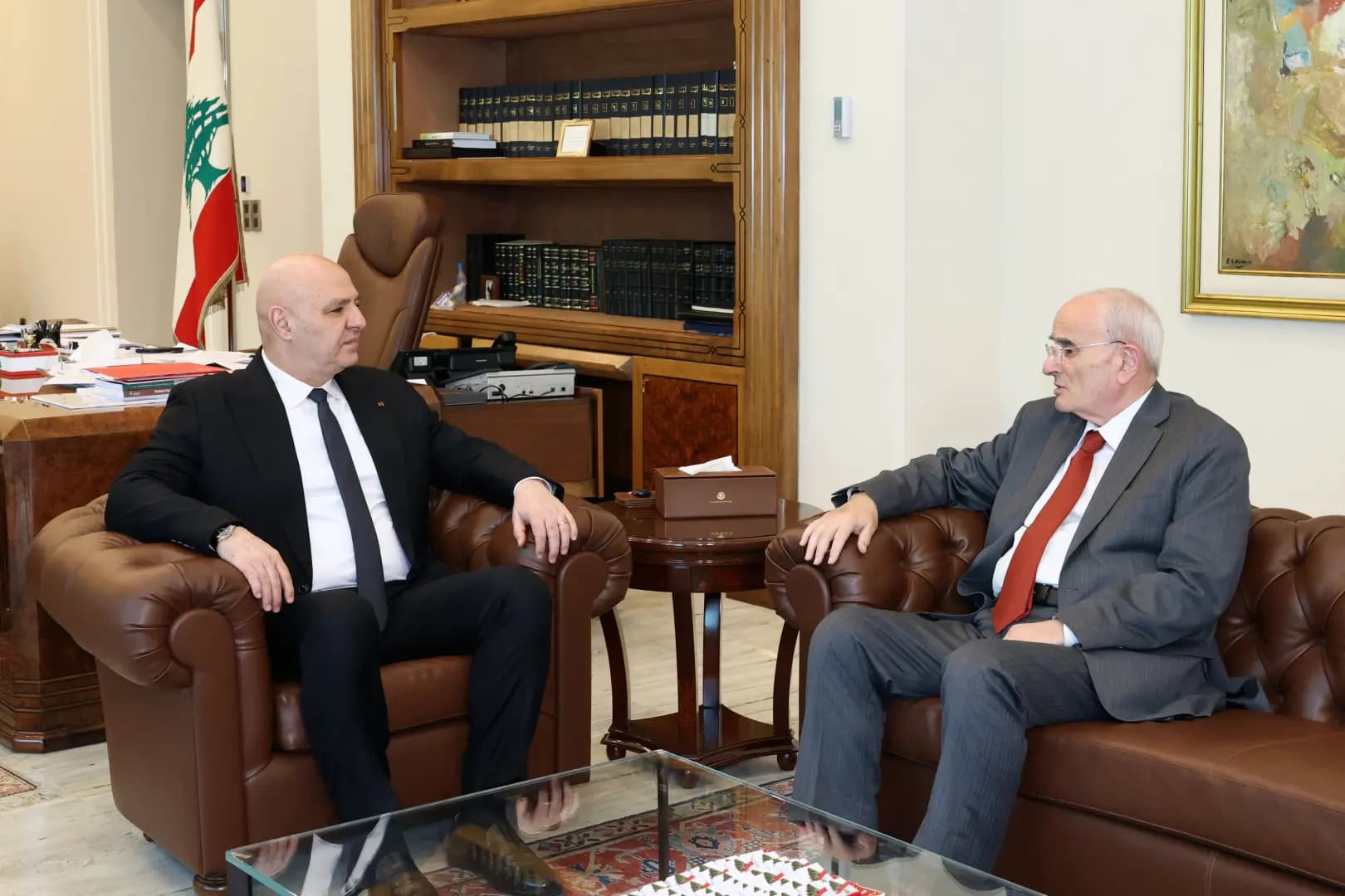 الأوضاع الأمنية بين عون ومنسى