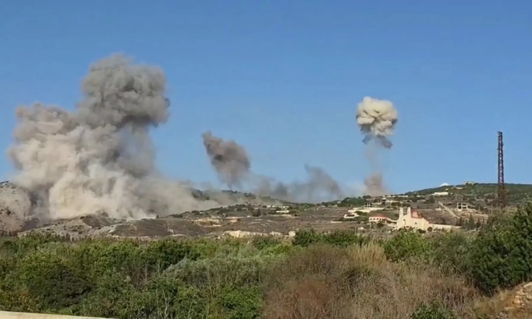 "في عيد الفطر.. الطيران الحربي الإسرائيلي يواصل استهداف بلدات جنوب لبنان