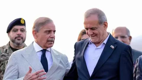 اتصال هاتفي بين بزشكيان وشريف.. ماذا في التفاصيل؟