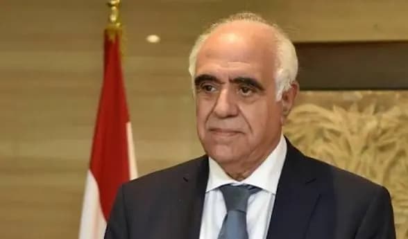 القصيفي يشغل اتصالاته.. ويدين محاصرة الصحافيين